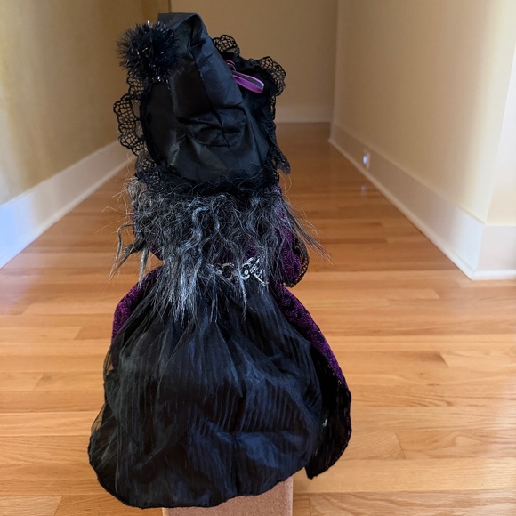 Katherine's Collection Halloween Witch Sitting Witch Brunhilda Witch - Picture 6 of 16